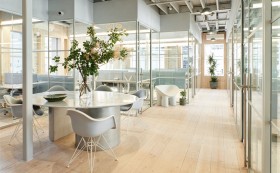 如何创造理想的办公室装饰和设计？