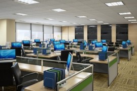 在开放式办公室设计装修中，如何保持空间的开放性？